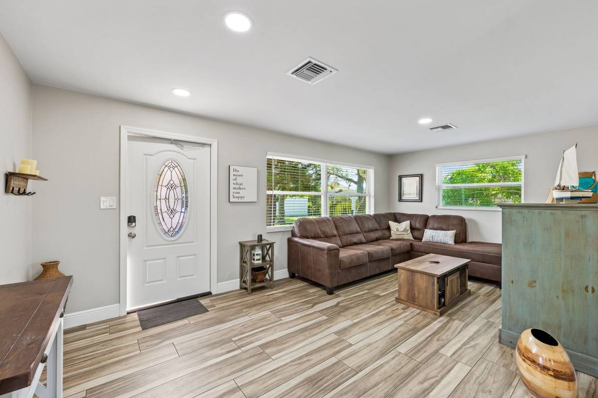 Apartment for rent at 668-670 97th Ave N, Naples, FL 34108