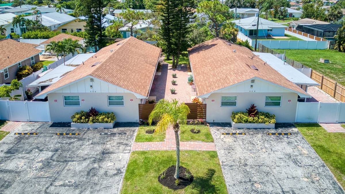 Apartment for rent at 668-670 97th Ave N, Naples, FL 34108