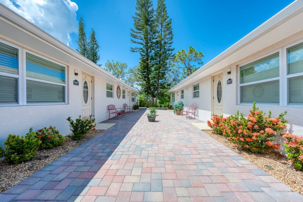 Apartment for rent at 668-670 97th Ave N, Naples, FL 34108