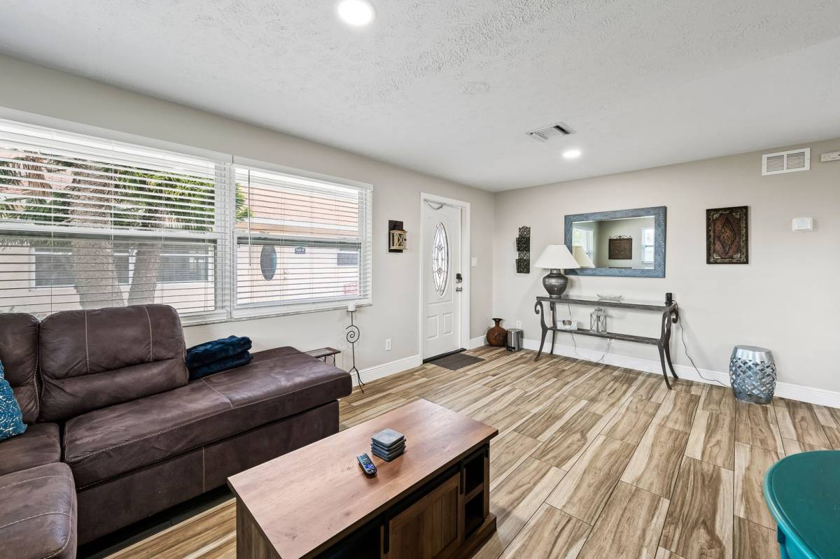 Apartment for rent at 668-670 97th Ave N, Naples, FL 34108