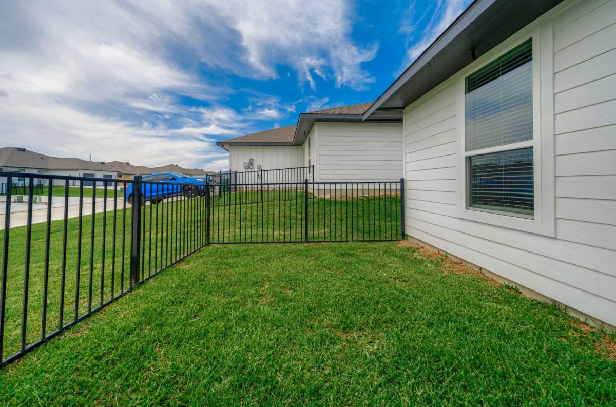 Townhouse for rent at 1146 Trellis Pass #1, Brenham, TX 77833