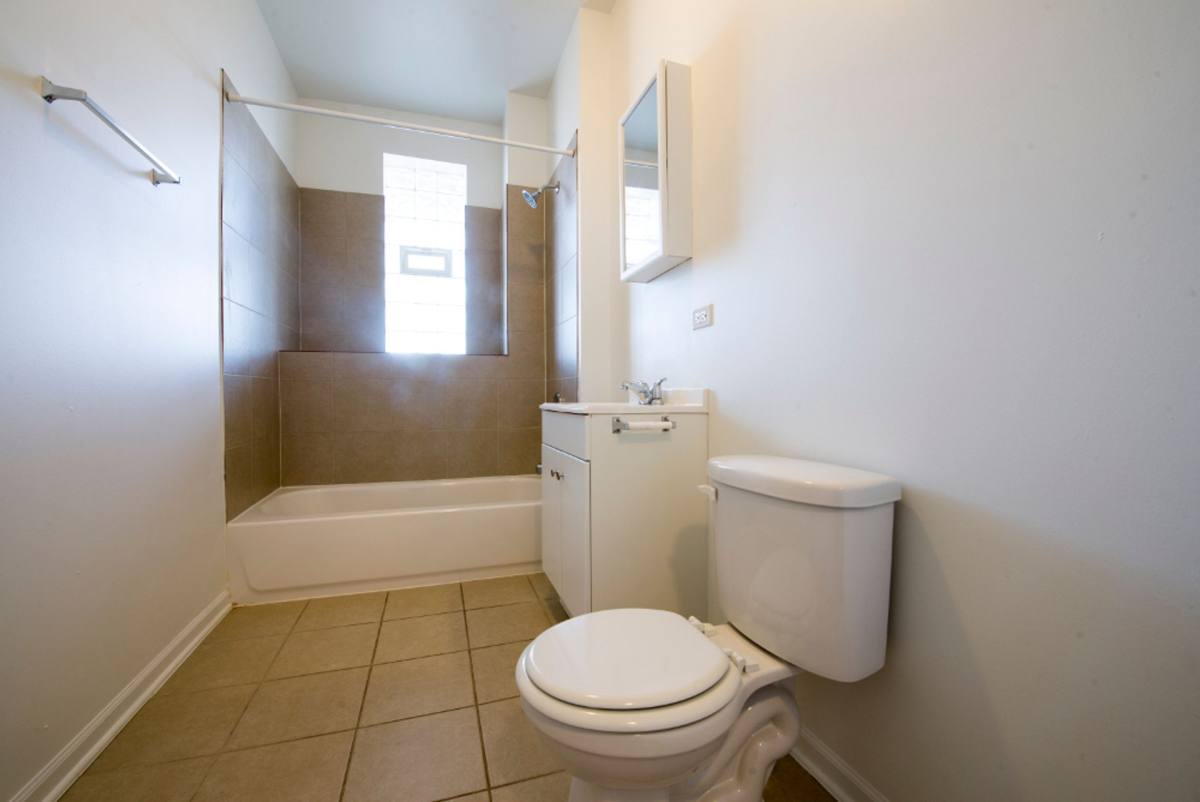 Apartment for rent at 3454 W Lexington St, Chicago, IL 60624