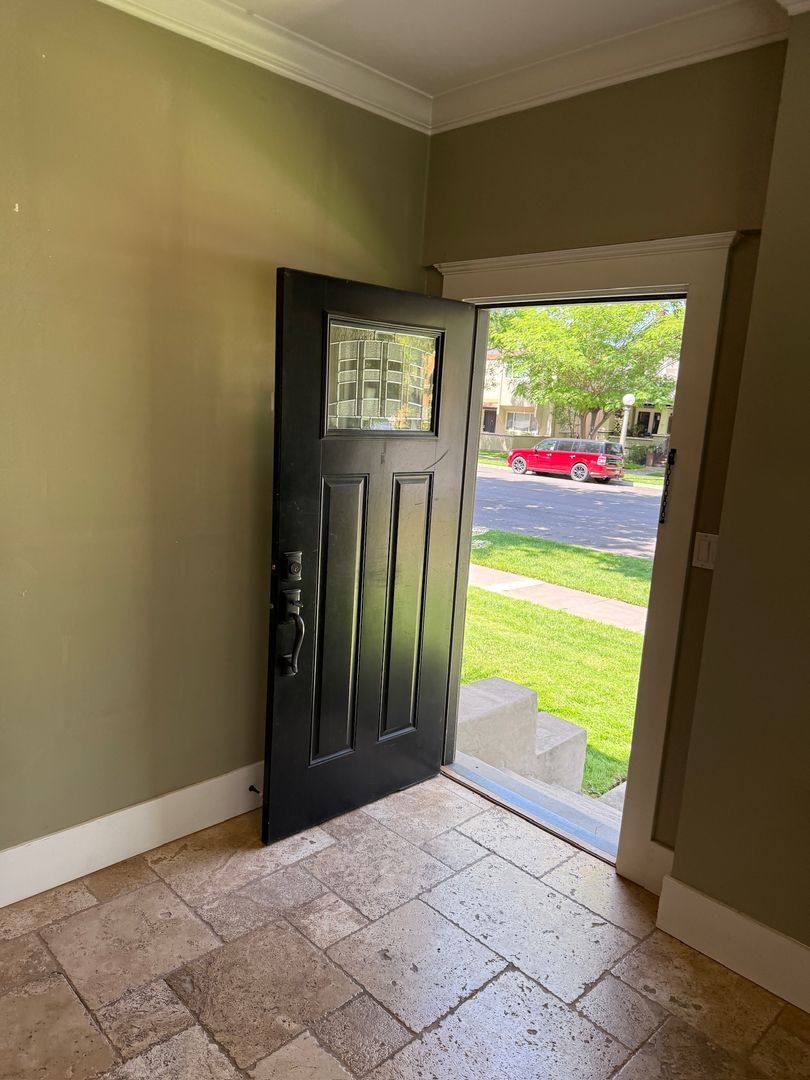 Apartment for rent at 414 W Oak St, Lodi, CA 95240