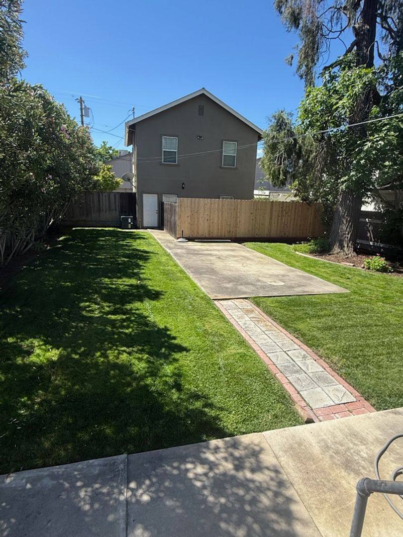 Apartment for rent at 414 W Oak St, Lodi, CA 95240