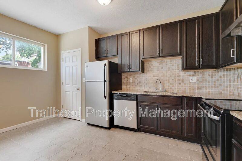 Apartment for rent at 30 E Linwood #203, Kansas City, MO 64111