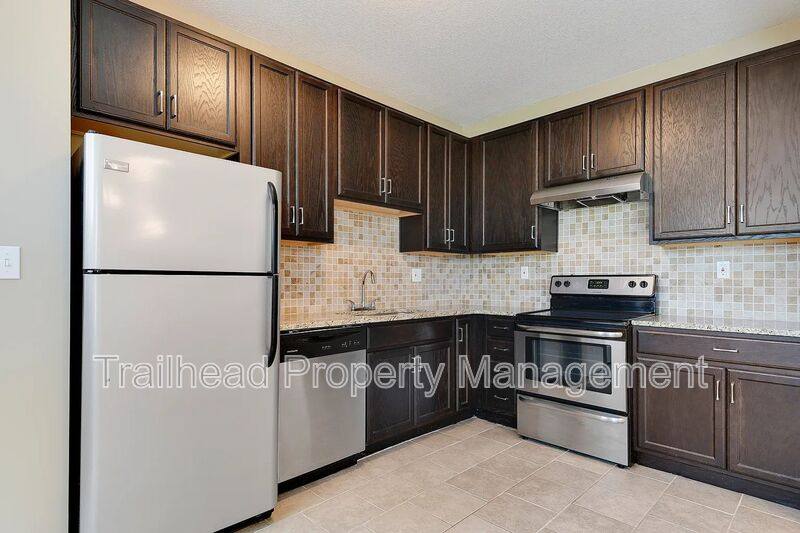 Apartment for rent at 30 E Linwood #203, Kansas City, MO 64111