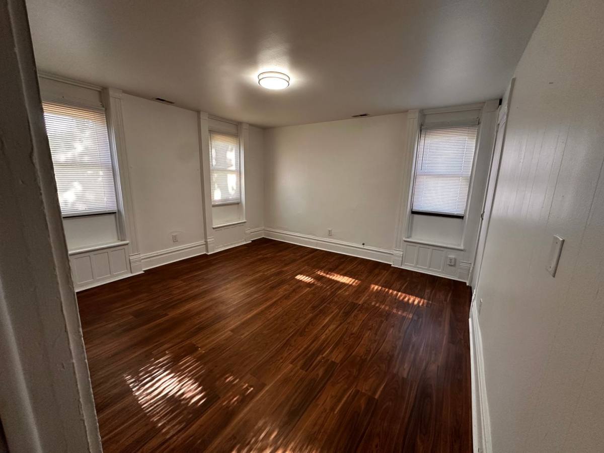 Apartment for rent at 1209 N St, Peoria, IL 61606