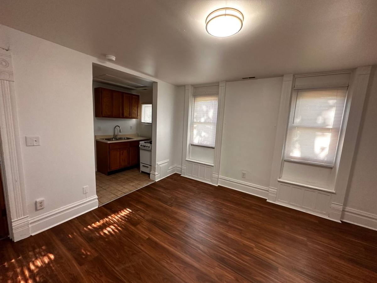 Apartment for rent at 1209 N St, Peoria, IL 61606
