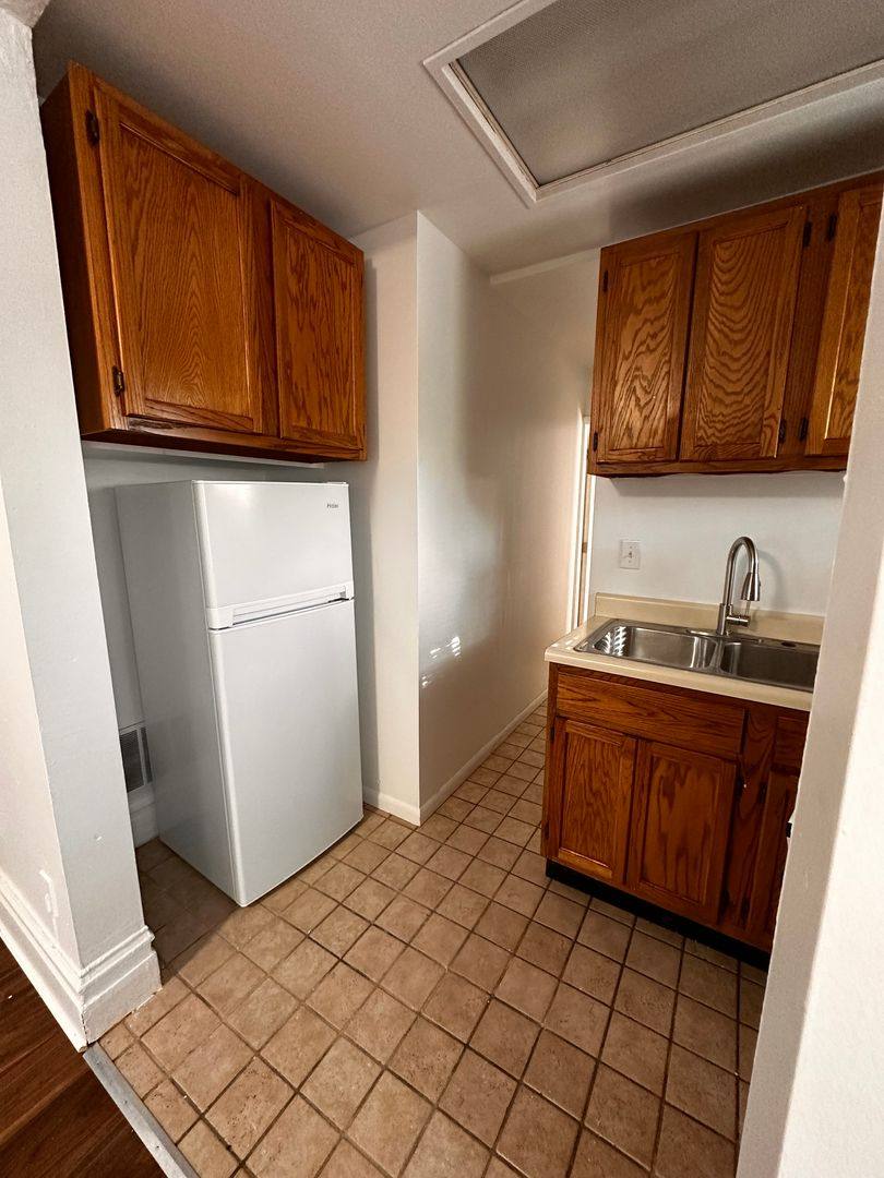 Apartment for rent at 1209 N St, Peoria, IL 61606