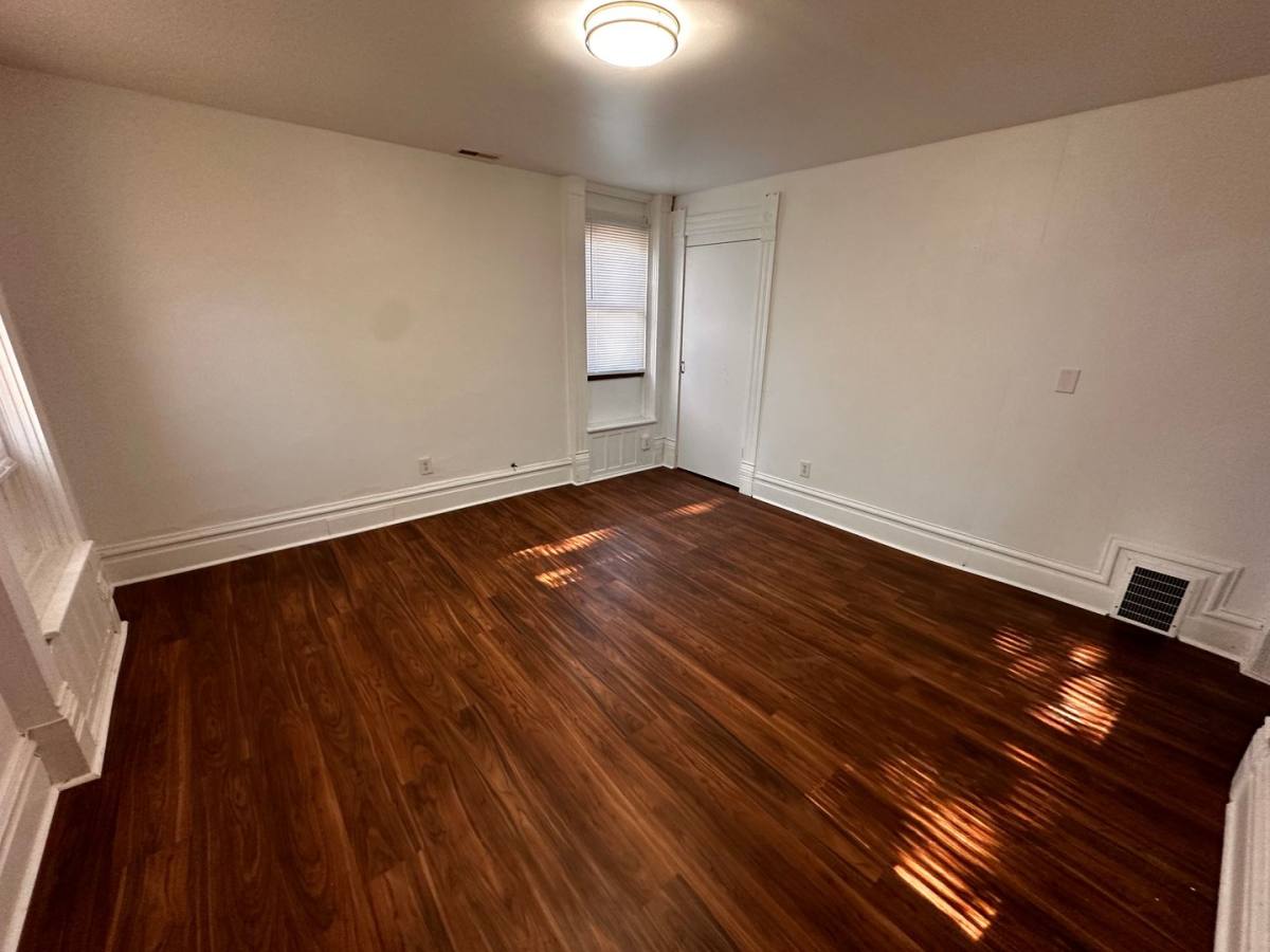 Apartment for rent at 1209 N St, Peoria, IL 61606