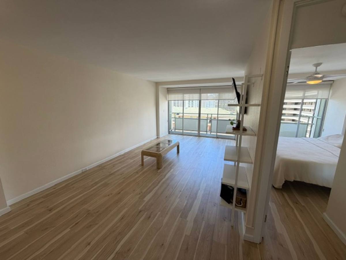 Apartment for rent at 445 Kaiolu St, Honolulu, HI 96815