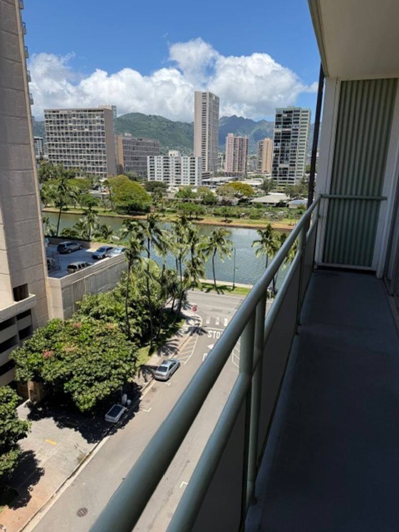 Apartment for rent at 445 Kaiolu St, Honolulu, HI 96815