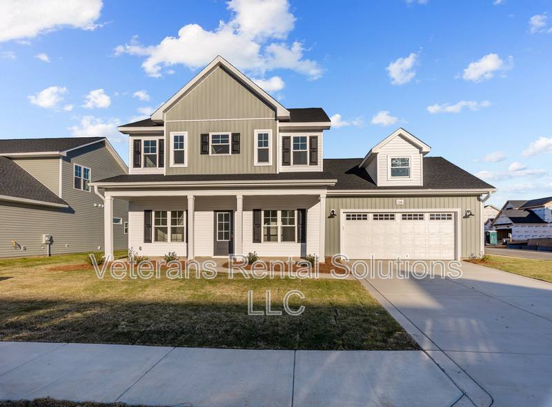 House for rent at 136 Bourbon St, Raeford, NC 28376