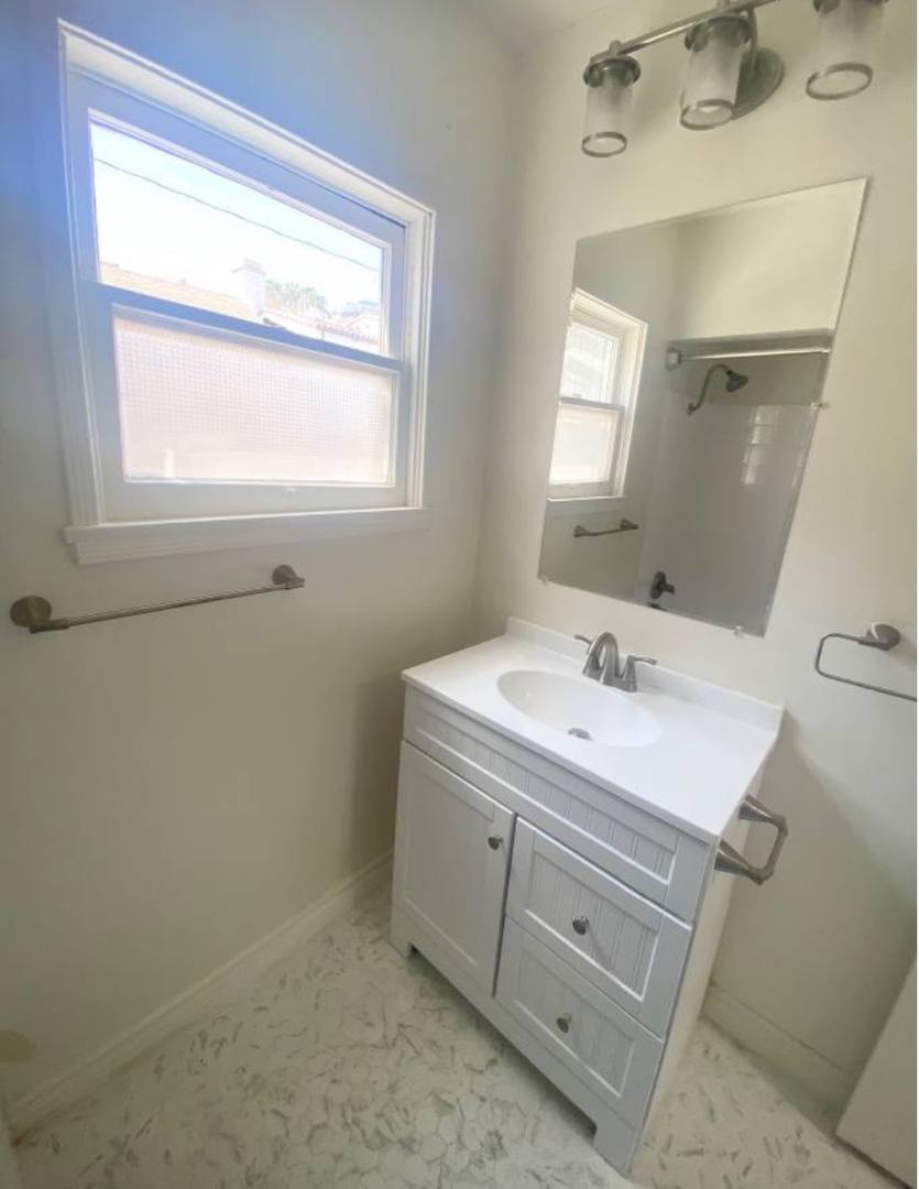 Apartment for rent at 1401 Havenhurst Dr, Los Angeles, CA 90046