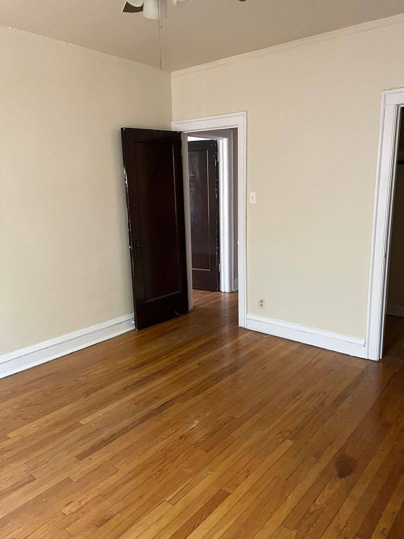 Apartment for rent at 8104-06 S Vernon Ave 415-21 E, Chicago, IL 60619