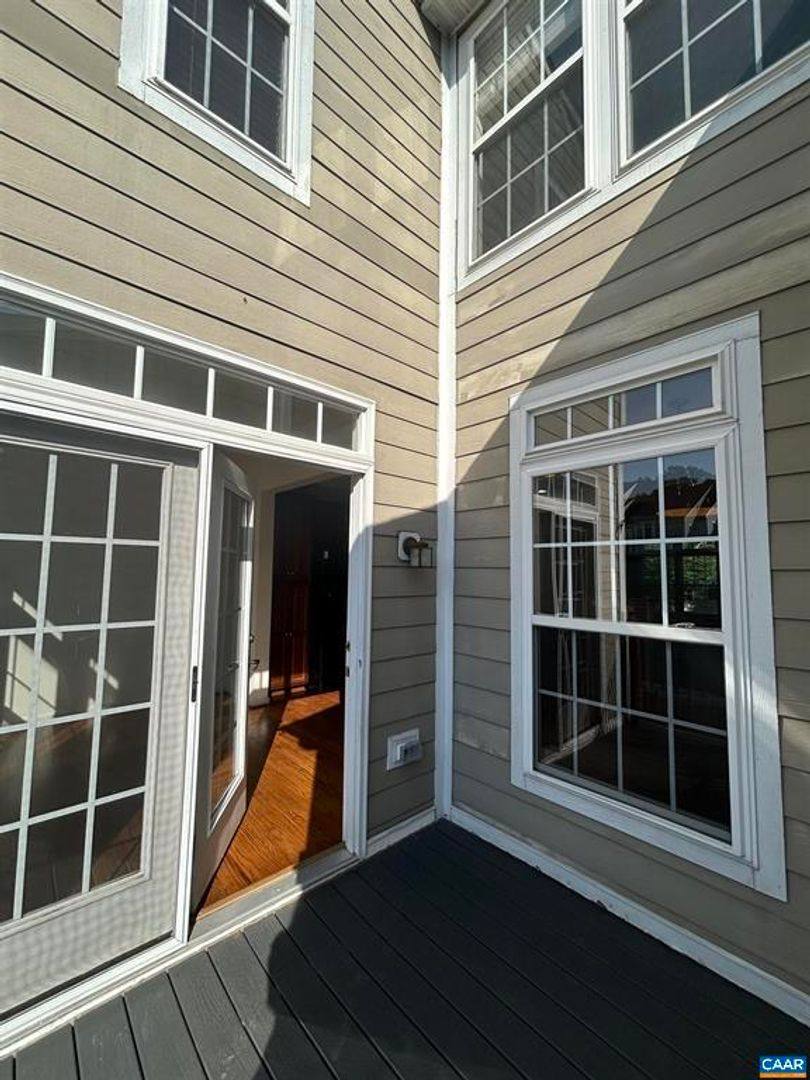 Townhouse for rent at 923 Bing Lane, Charlottesville, VA 22903