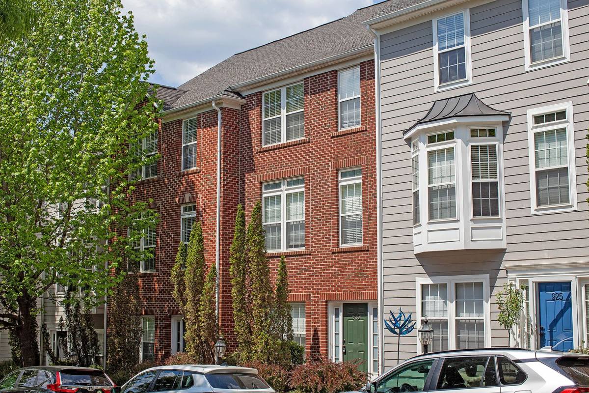 Townhouse for rent at 923 Bing Lane, Charlottesville, VA 22903