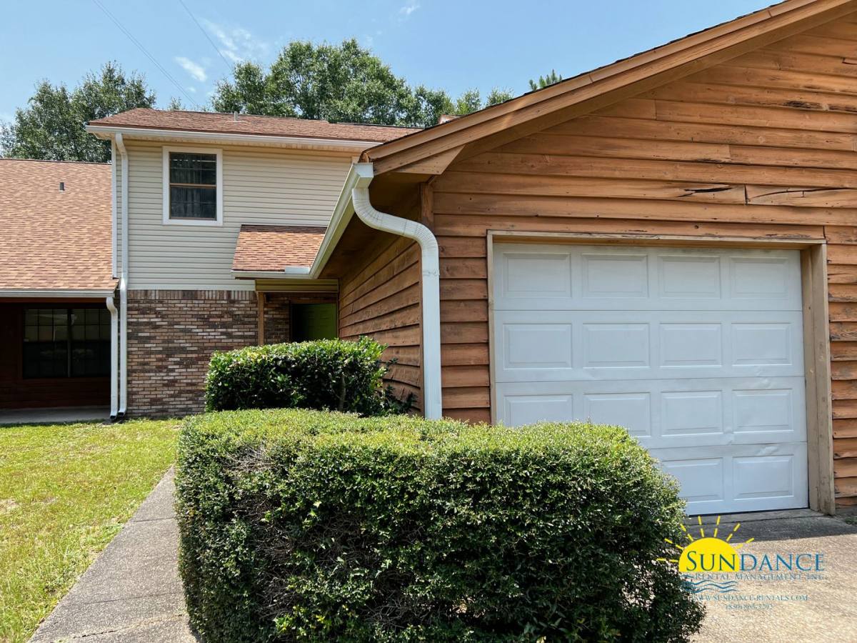 Townhouse for rent at 106 Brookmeade Dr, Crestview, FL 32539