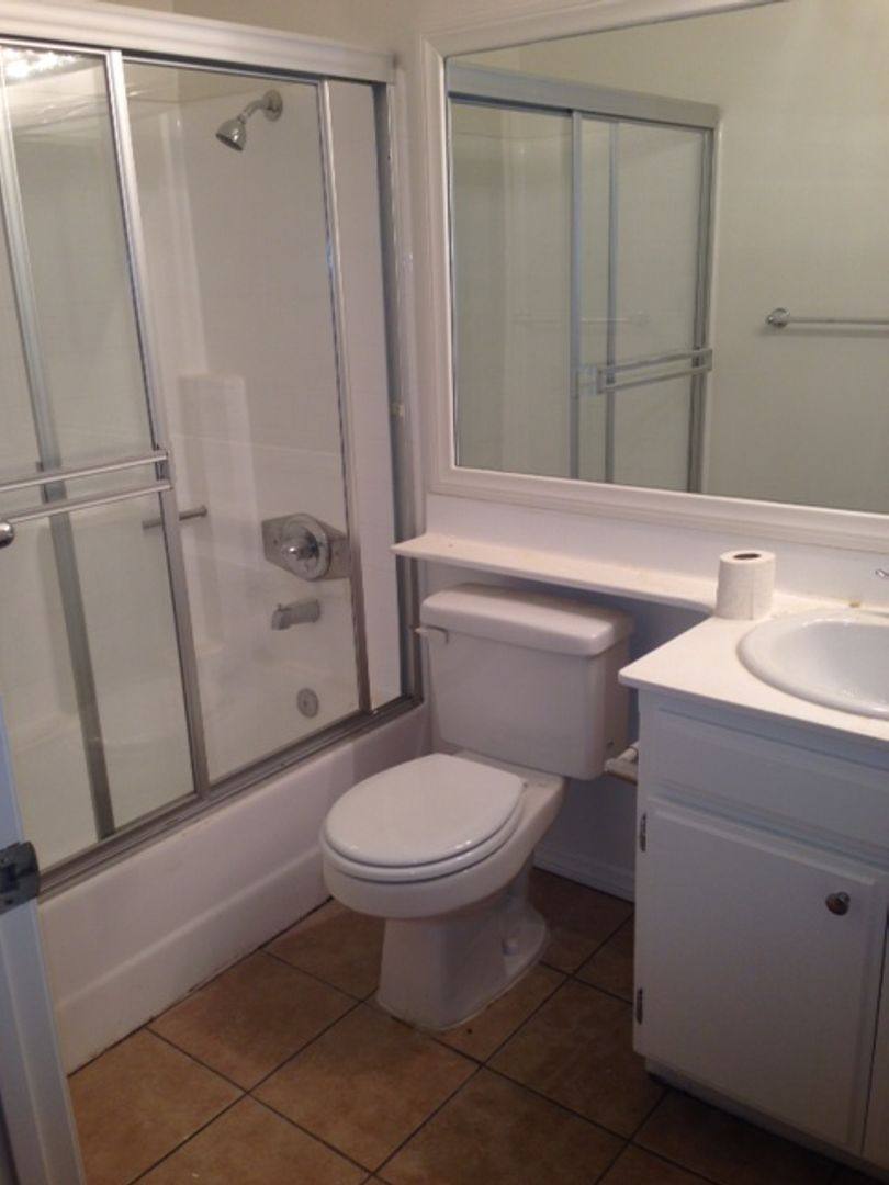 Apartment for rent at 9801 Tabor St, Los Angeles, CA 90034