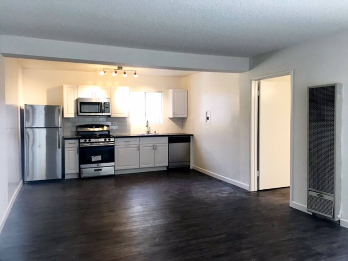 Apartment for rent at 140 N Hoover St, Los Angeles, CA 90004