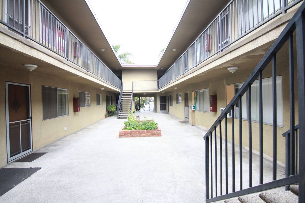 Apartment for rent at 140 N Hoover St, Los Angeles, CA 90004