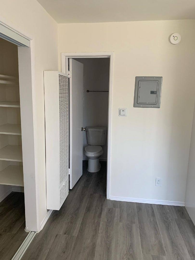 Apartment for rent at 140 N Hoover St, Los Angeles, CA 90004