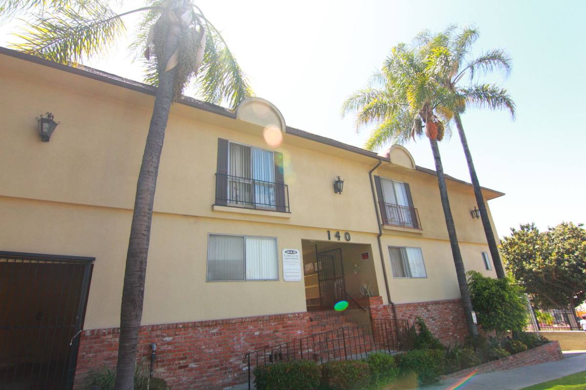Apartment for rent at 140 N Hoover St, Los Angeles, CA 90004