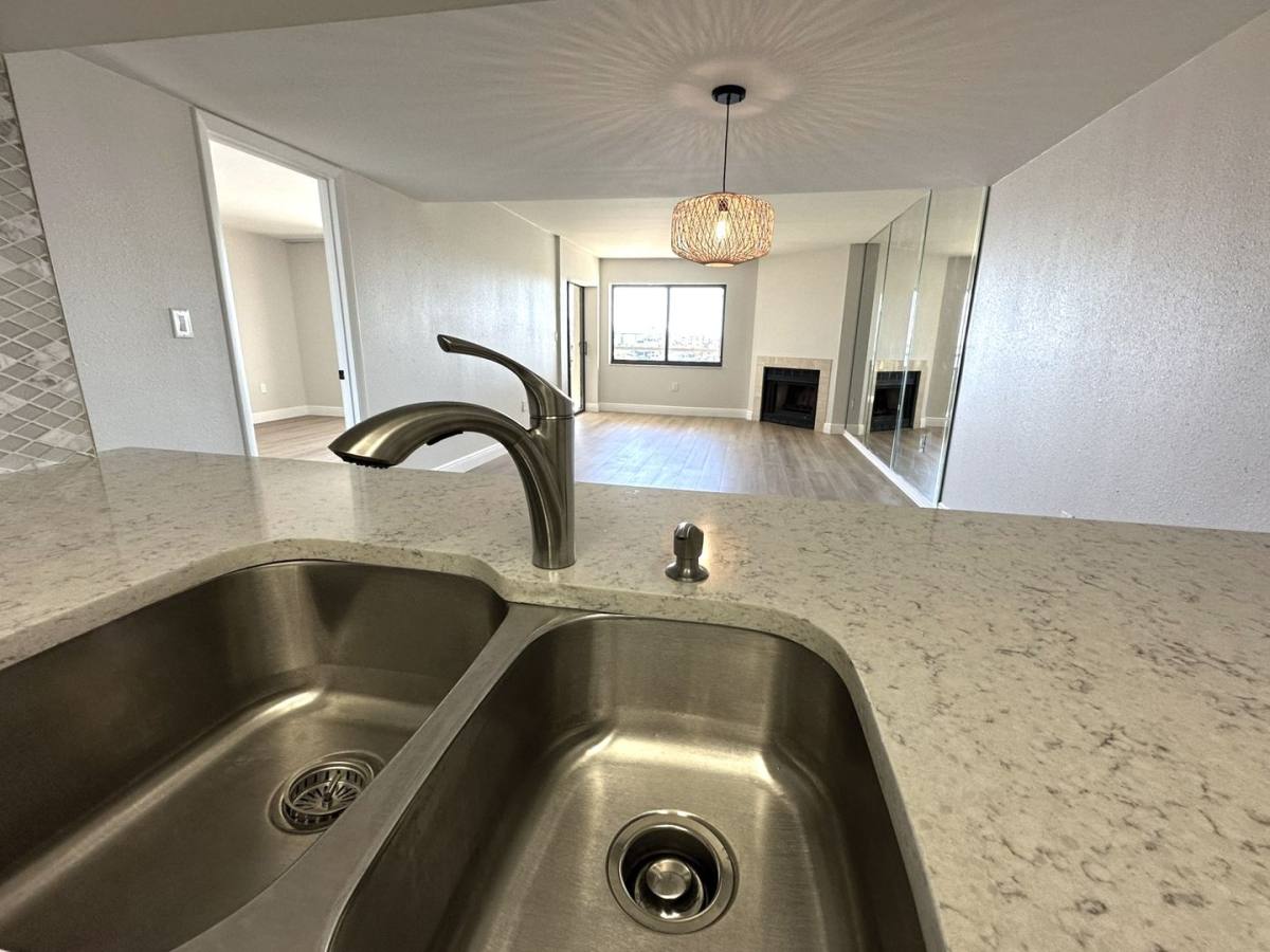 Condo for rent at 126 1st St E, Saint Petersburg, FL 33715