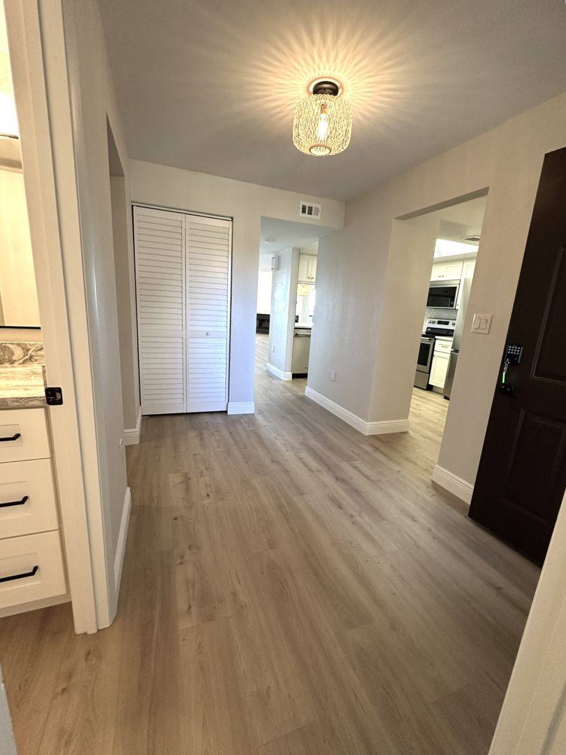 Condo for rent at 126 1st St E, Saint Petersburg, FL 33715
