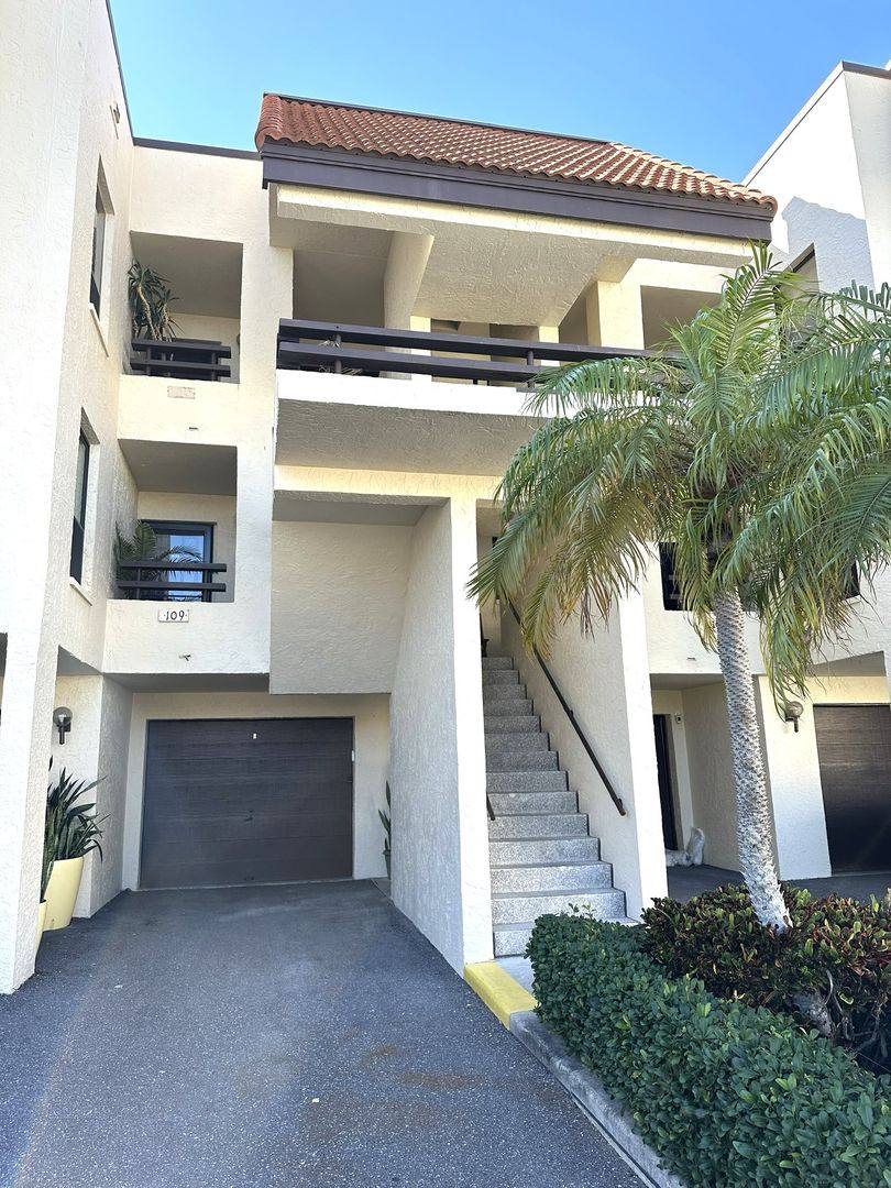 Condo for rent at 126 1st St E, Saint Petersburg, FL 33715