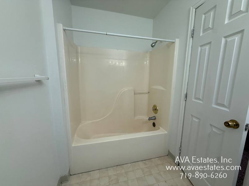 Townhouse for rent at 1405 E 19th St #B, Pueblo, CO 81001