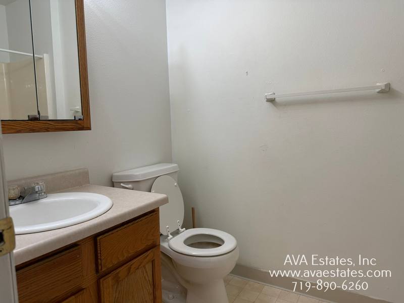 Townhouse for rent at 1405 E 19th St #B, Pueblo, CO 81001