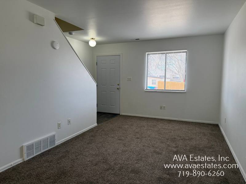 Townhouse for rent at 1405 E 19th St #B, Pueblo, CO 81001