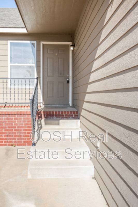 Apartment for rent at 1008 E Karla Court, Haysville, KS 67060