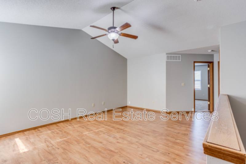 Apartment for rent at 1008 E Karla Court, Haysville, KS 67060