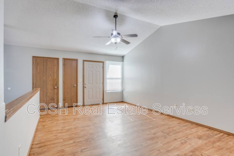 Apartment for rent at 1008 E Karla Court, Haysville, KS 67060