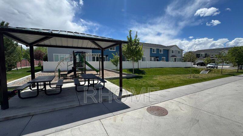 Townhouse for rent at 164 N 450 W, Alpine, UT 84004
