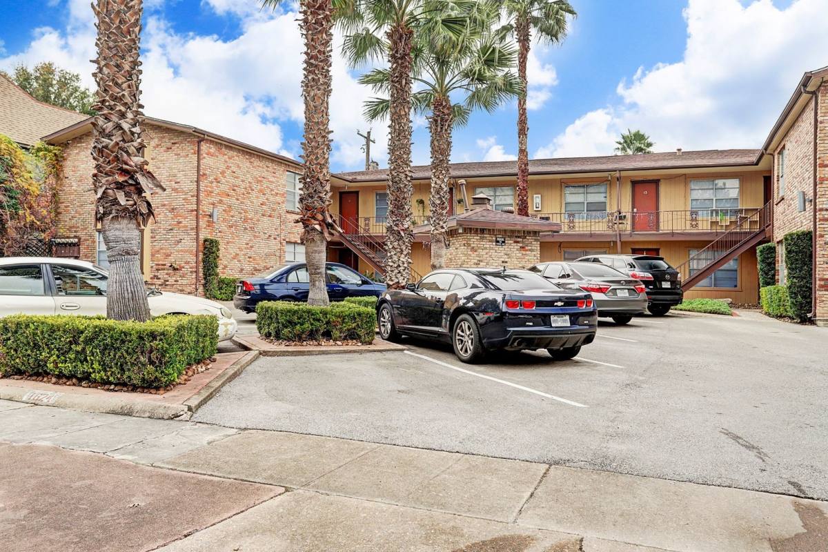 Apartment for rent at 1624 Marshall, Houston, TX 77006
