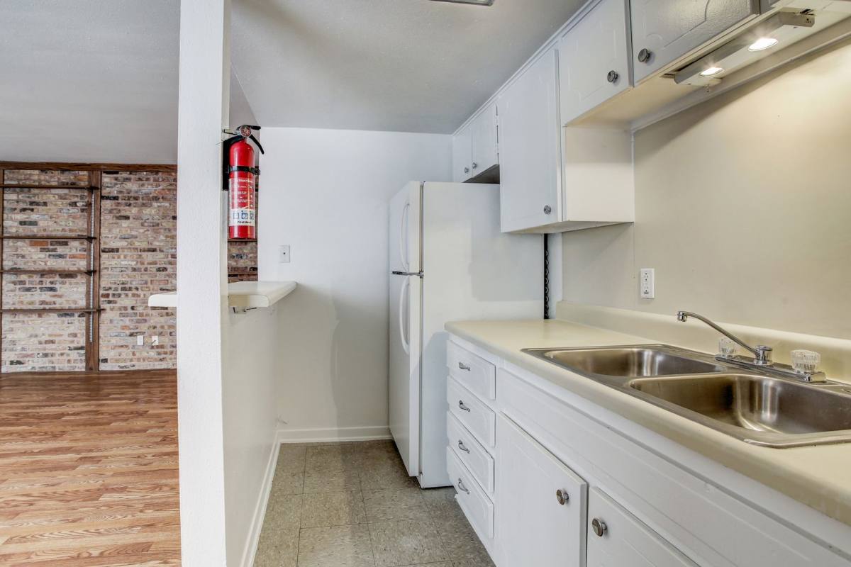 Apartment for rent at 1624 Marshall, Houston, TX 77006