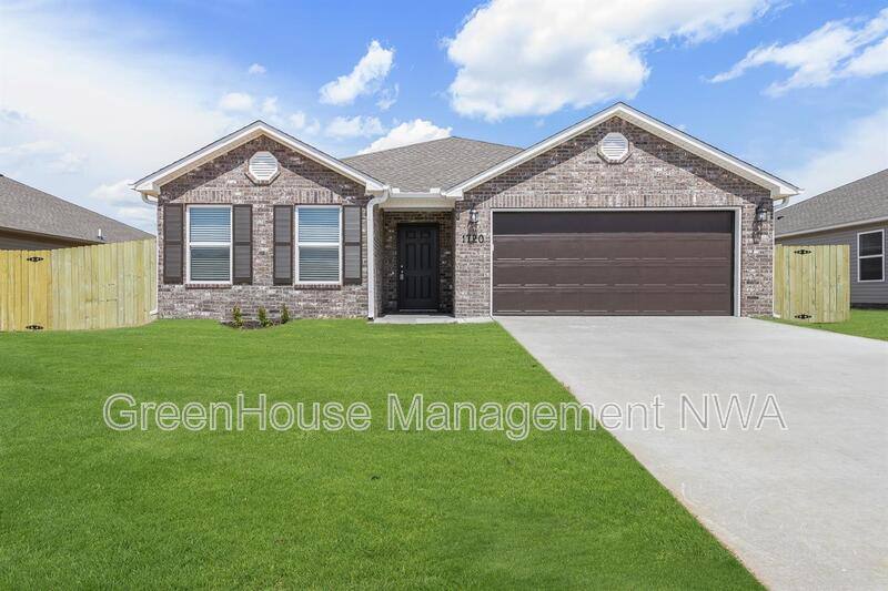 House for rent at 1720 Eveningshade Lane, Centerton, AR 72719