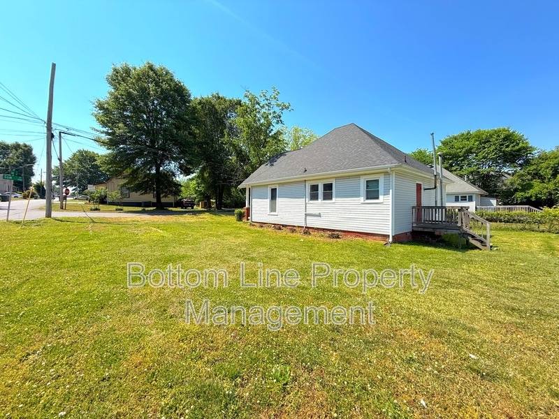House for rent at 1912 Gum St, Gastonia, NC 28054