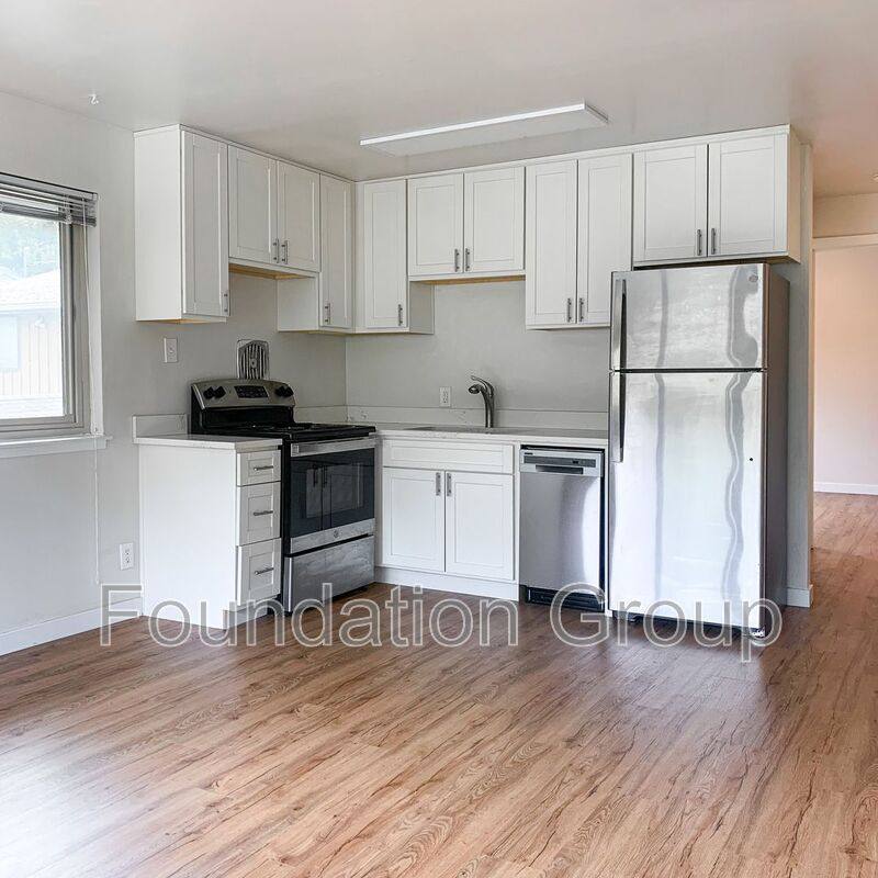 Apartment for rent at 4259 Gilman Ave W #4, Seattle, WA 98199