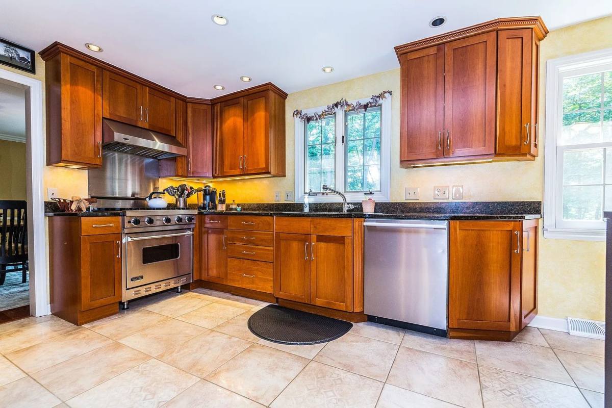 House for rent at 4063 Tall Timber Dr, Allison Park, PA 15101