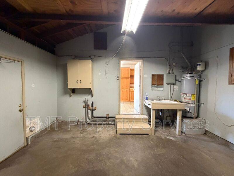 House for rent at 6472 Linn Way, Rio Linda, CA 95673