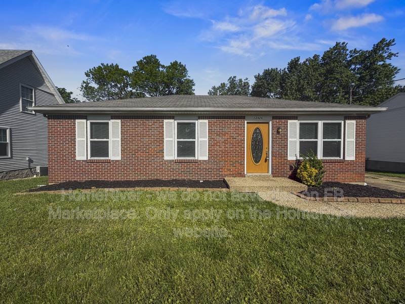 House for rent at 12426 Somerset Dr, Louisville, KY 40229