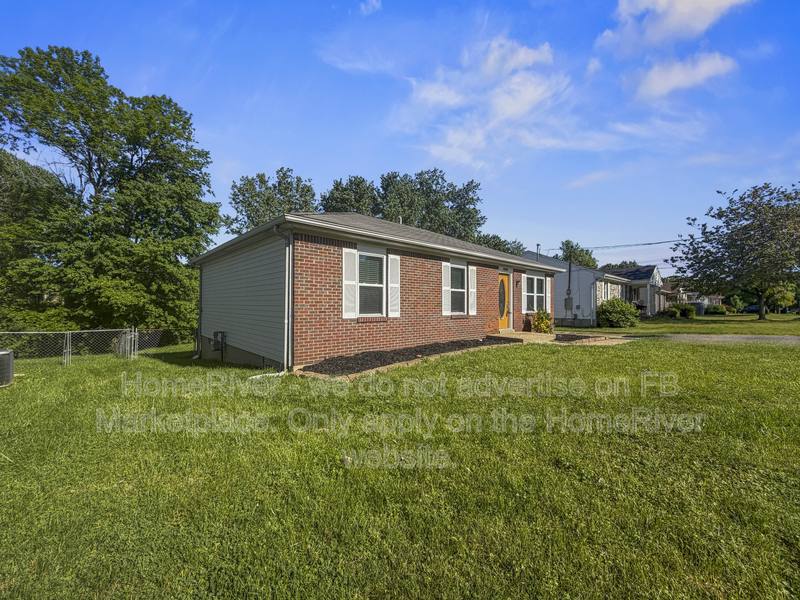 House for rent at 12426 Somerset Dr, Louisville, KY 40229