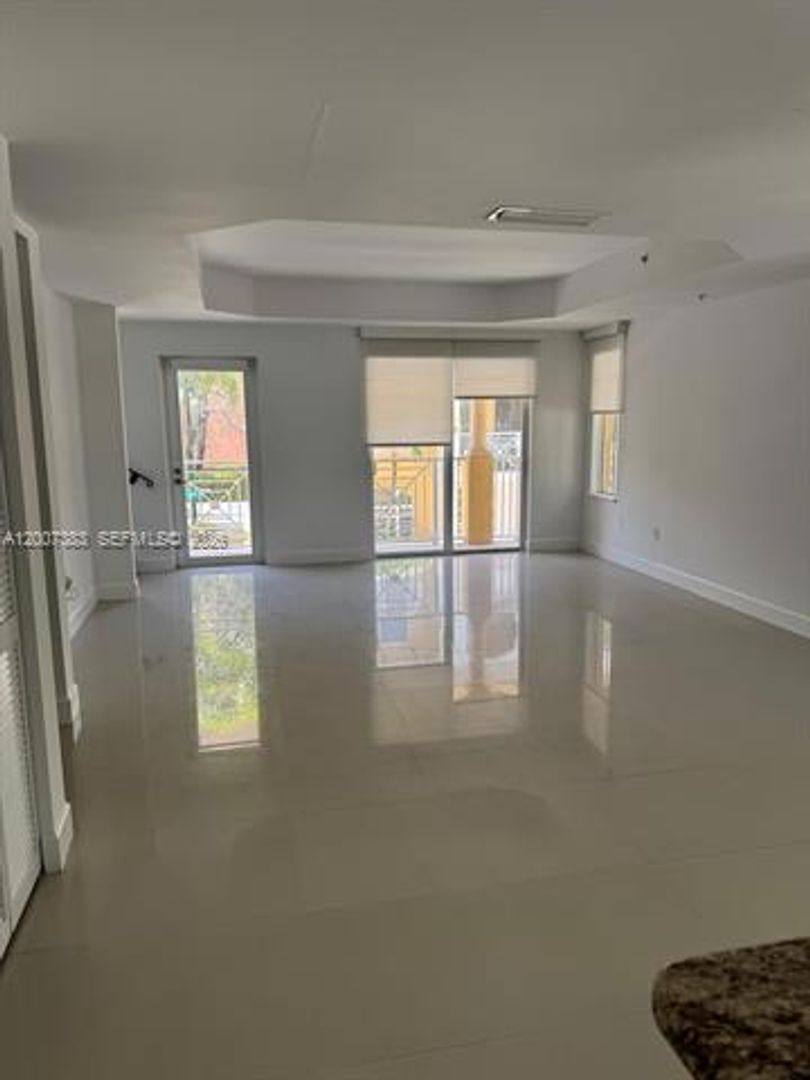 Townhouse for rent at 18421 NE 27th Court Th, North Miami Beach, FL 33160