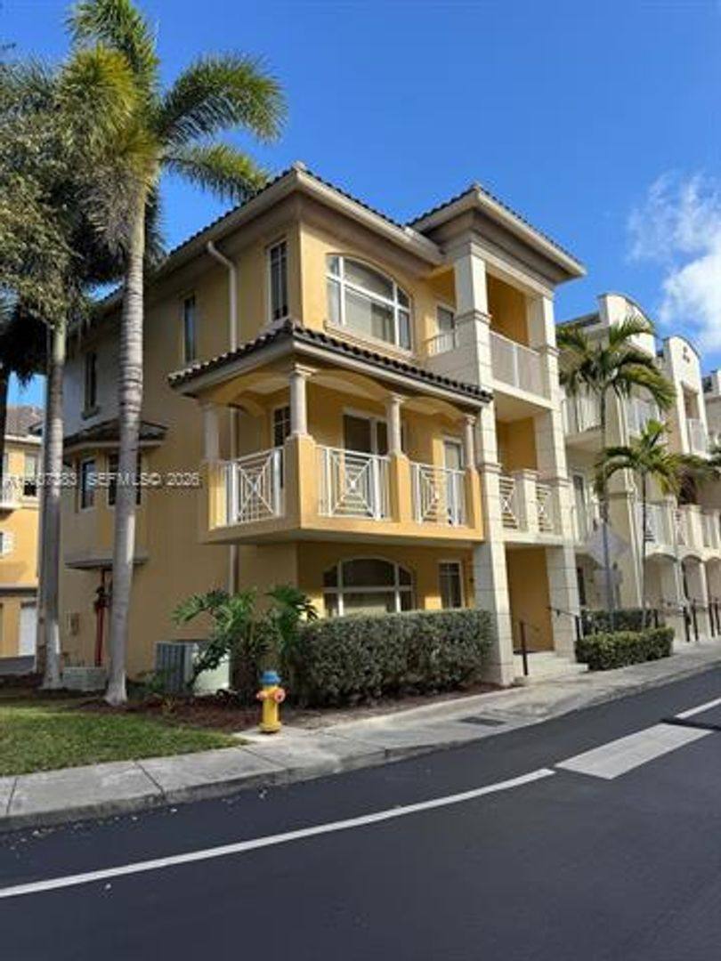 Townhouse for rent at 18421 NE 27th Court Th, North Miami Beach, FL 33160