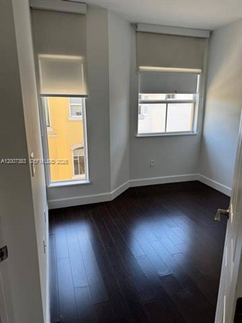 Townhouse for rent at 18421 NE 27th Court Th, North Miami Beach, FL 33160