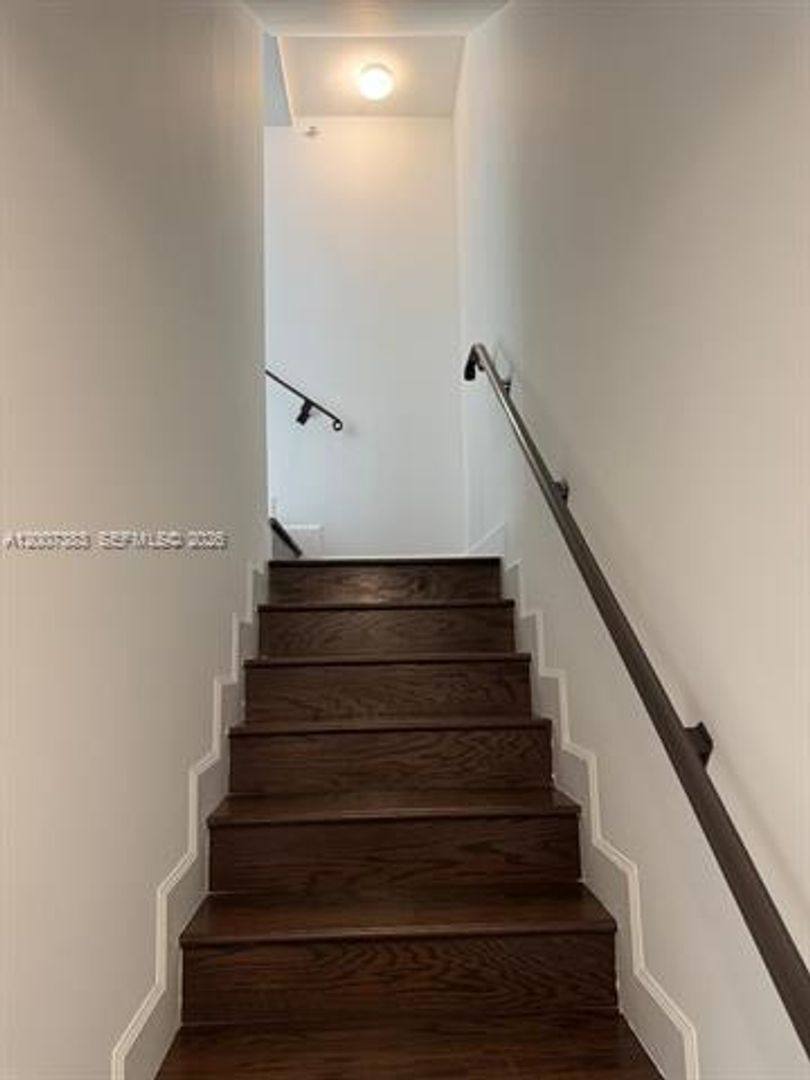 Townhouse for rent at 18421 NE 27th Court Th, North Miami Beach, FL 33160